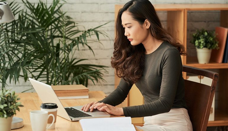 ‘Nghề làm đêm’ bùng nổ ở Philippines, động ngón tay cũng kiếm được 1.200 USD/tháng, chuyên phục vụ các doanh nhân giàu có và người nổi tiếng - Ảnh 1. ‘Nghề làm đêm’ bùng nổ ở Philippines, động ngón tay cũng kiếm được 1.200 USD/tháng, chuyên phục vụ các doanh nhân giàu có và người nổi tiếng - Ảnh 1.